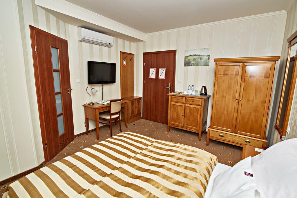 Hotel Ted Radomsko Chambre photo