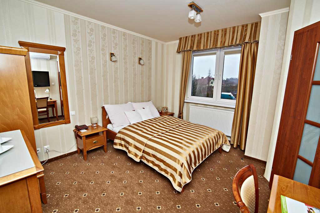 Hotel Ted Radomsko Chambre photo