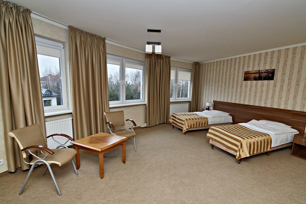 Hotel Ted Radomsko Extérieur photo