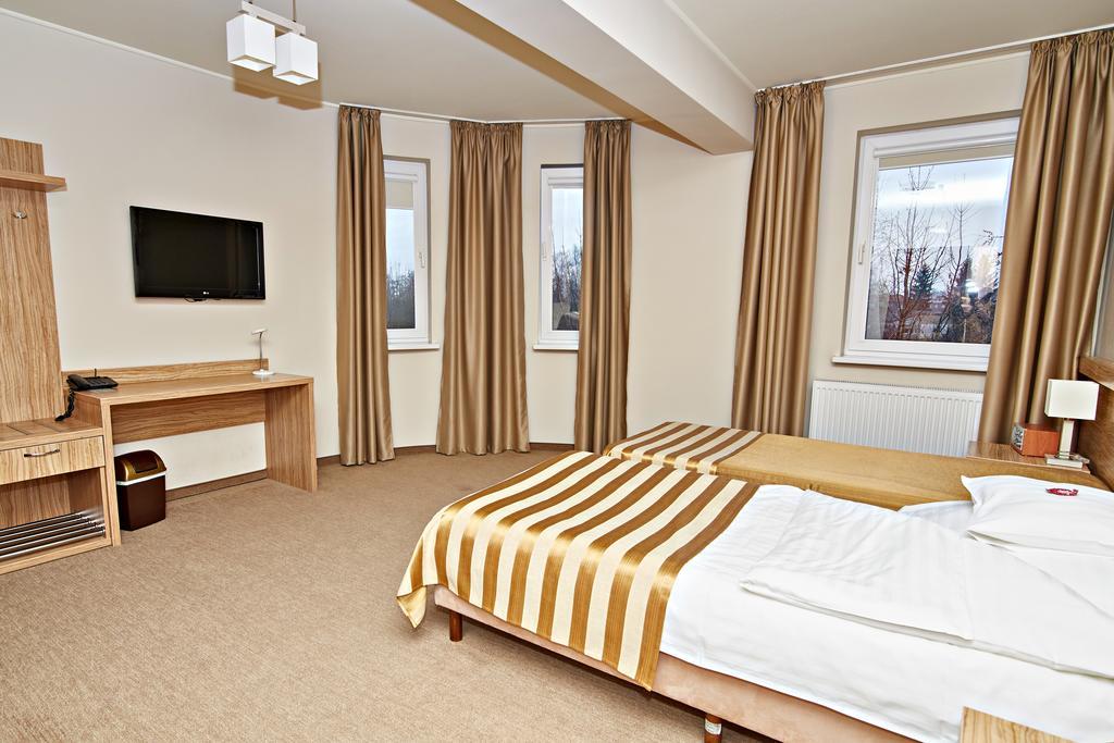 Hotel Ted Radomsko Extérieur photo